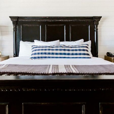 Hillside Boutique Hotel Castroville Exterior foto