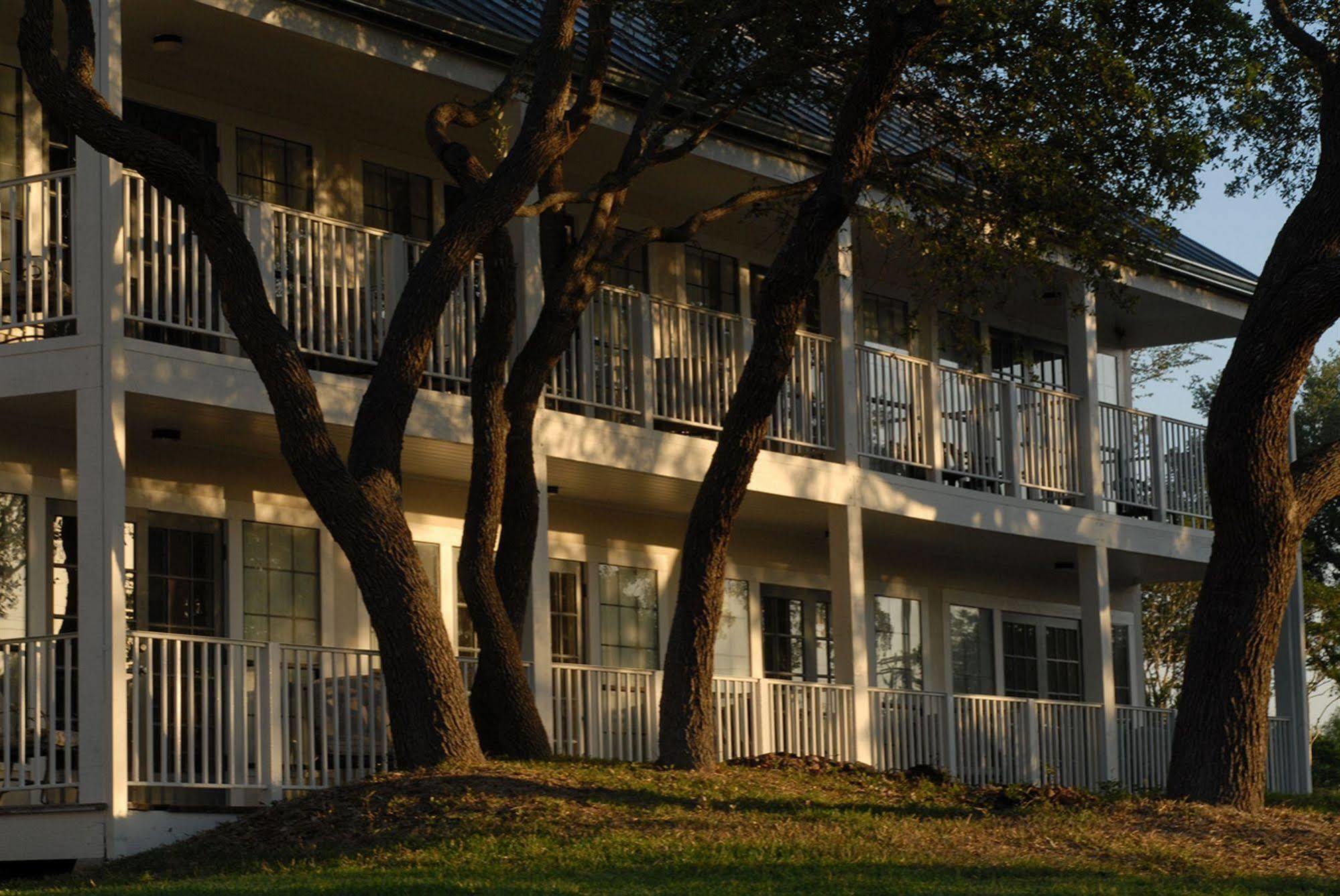 Hillside Boutique Hotel Castroville Exterior foto